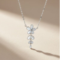 Glamour Flower Cascade Chain