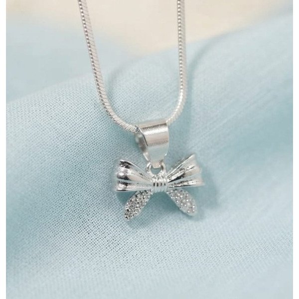 Enchanted Vine Heart Pendant