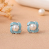Sweet Daisy Silver Drop Earrings