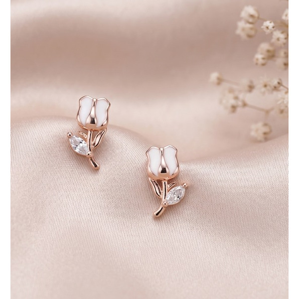 Golden Bloom Tassel Stud Earrings