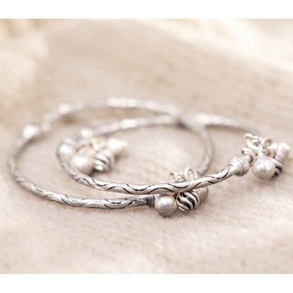 Minimalist Double Knot Bracelet