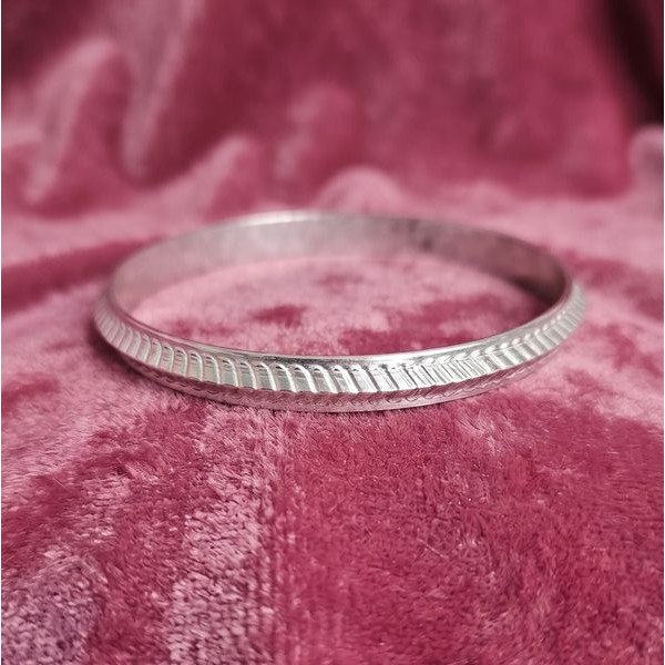 Sleek Comfort Silver Kada