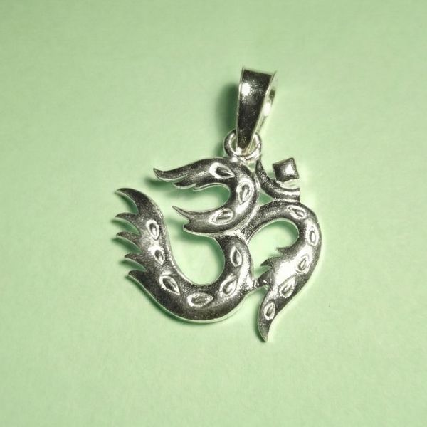 Stylish Om Pendant