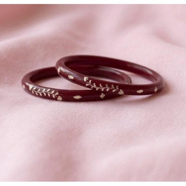 Elegant Red Pattern Bangles