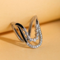 Modern Glamour V Ring