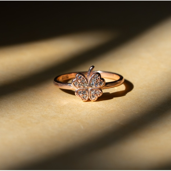 Aurora Clover Ring