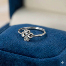 Lucky Heart Clover Ring