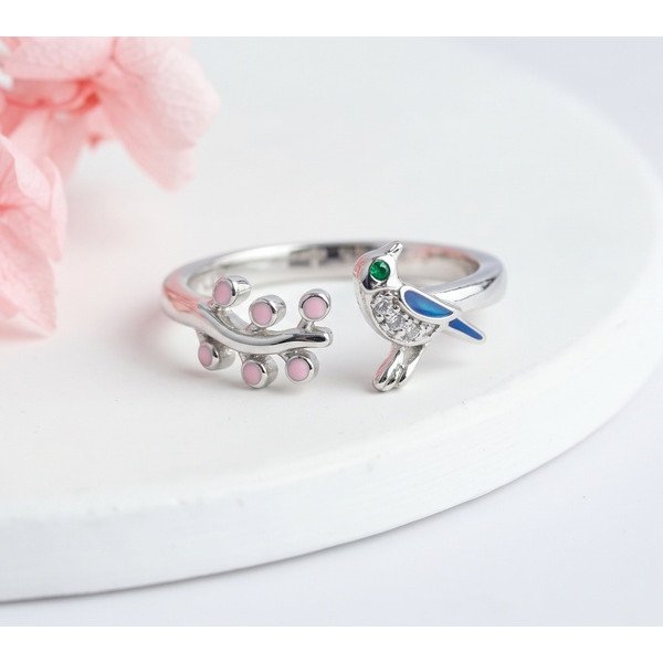 Classic Sterling Vine Ring