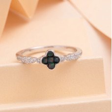 Shimmering Leaf Design Band