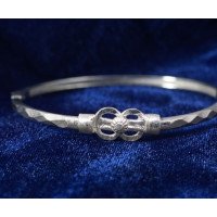 Twin Heart Elegance Bangle