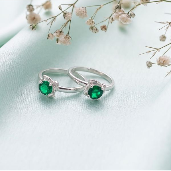 Silver Whisper Leaf Ring