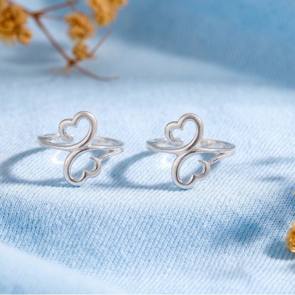 Scarlet Petal Toe Ring
